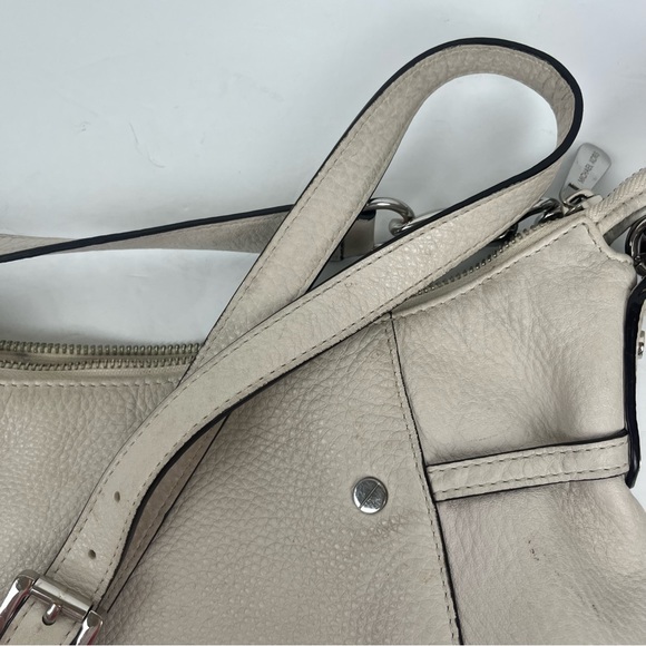 Micheal Kors cream leather shoulder bag w/crossbody strap - Picture 14 of 14